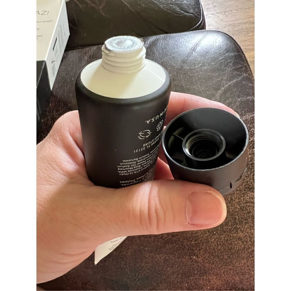 MAZI Balancing Multi Effect Facial Cleanser - Picture 3 of 6